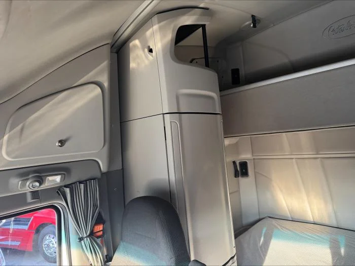 2021 Peterbilt 579 - image 15