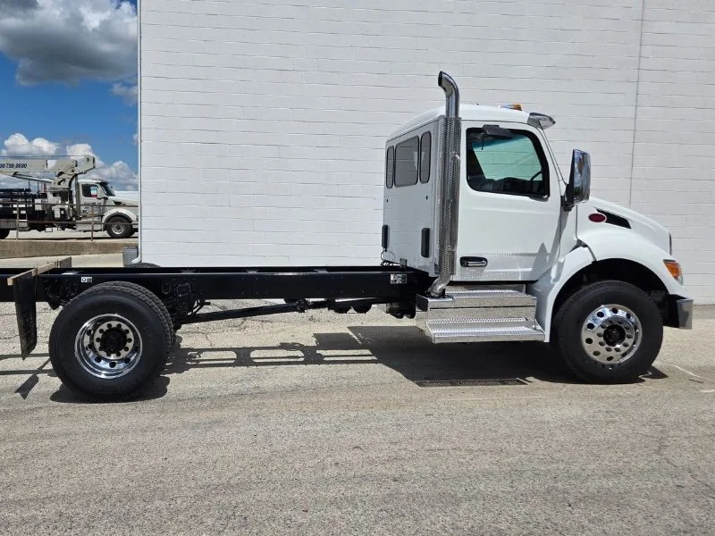 2027 Peterbilt 537 — photo 6