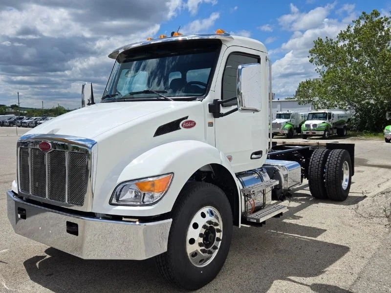 2027 Peterbilt 537 — photo 2