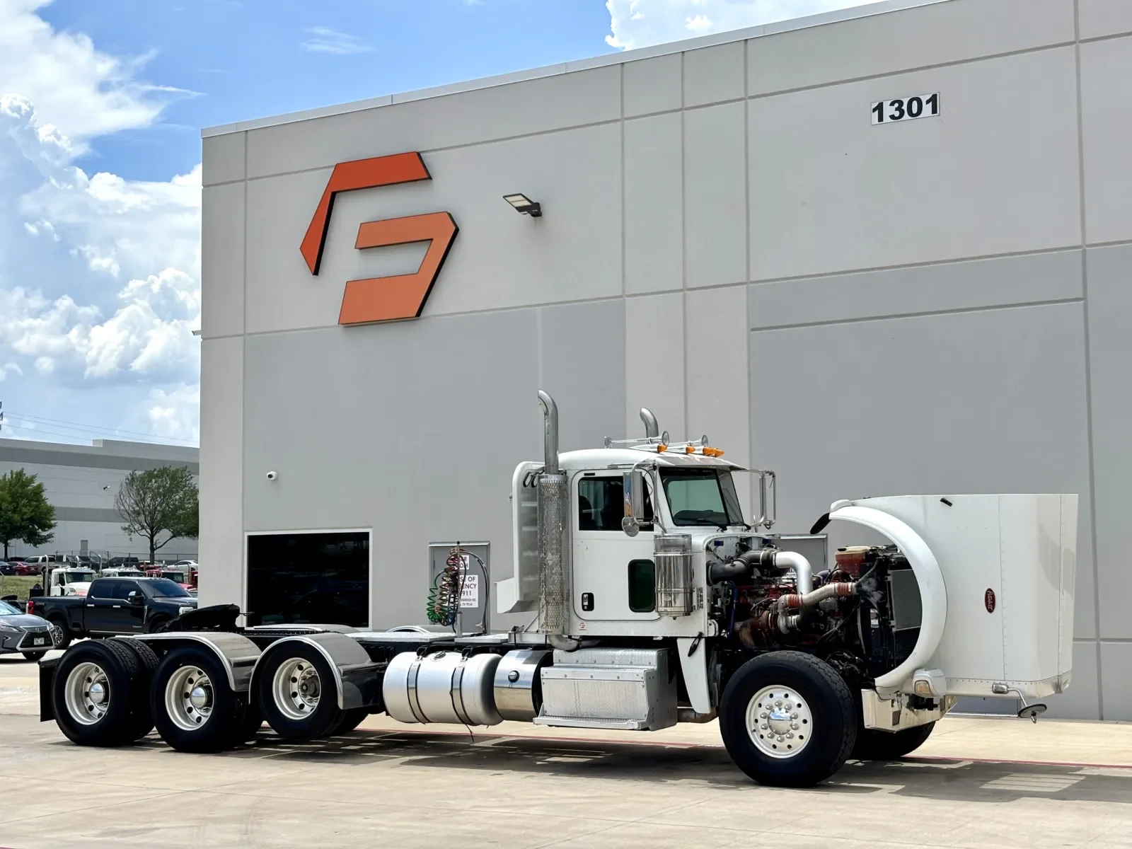 2012 Peterbilt 388 in Hutchins, TX — photo 9