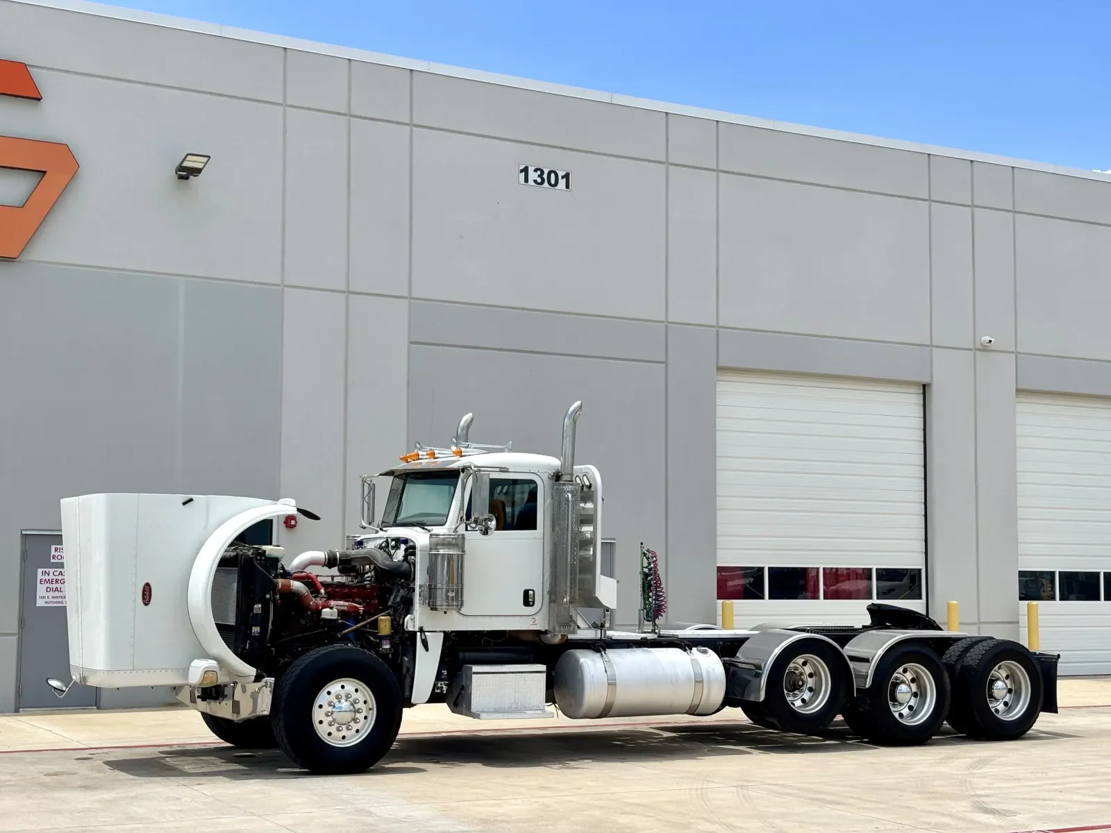 2012 Peterbilt 388 in Hutchins, TX — photo 10