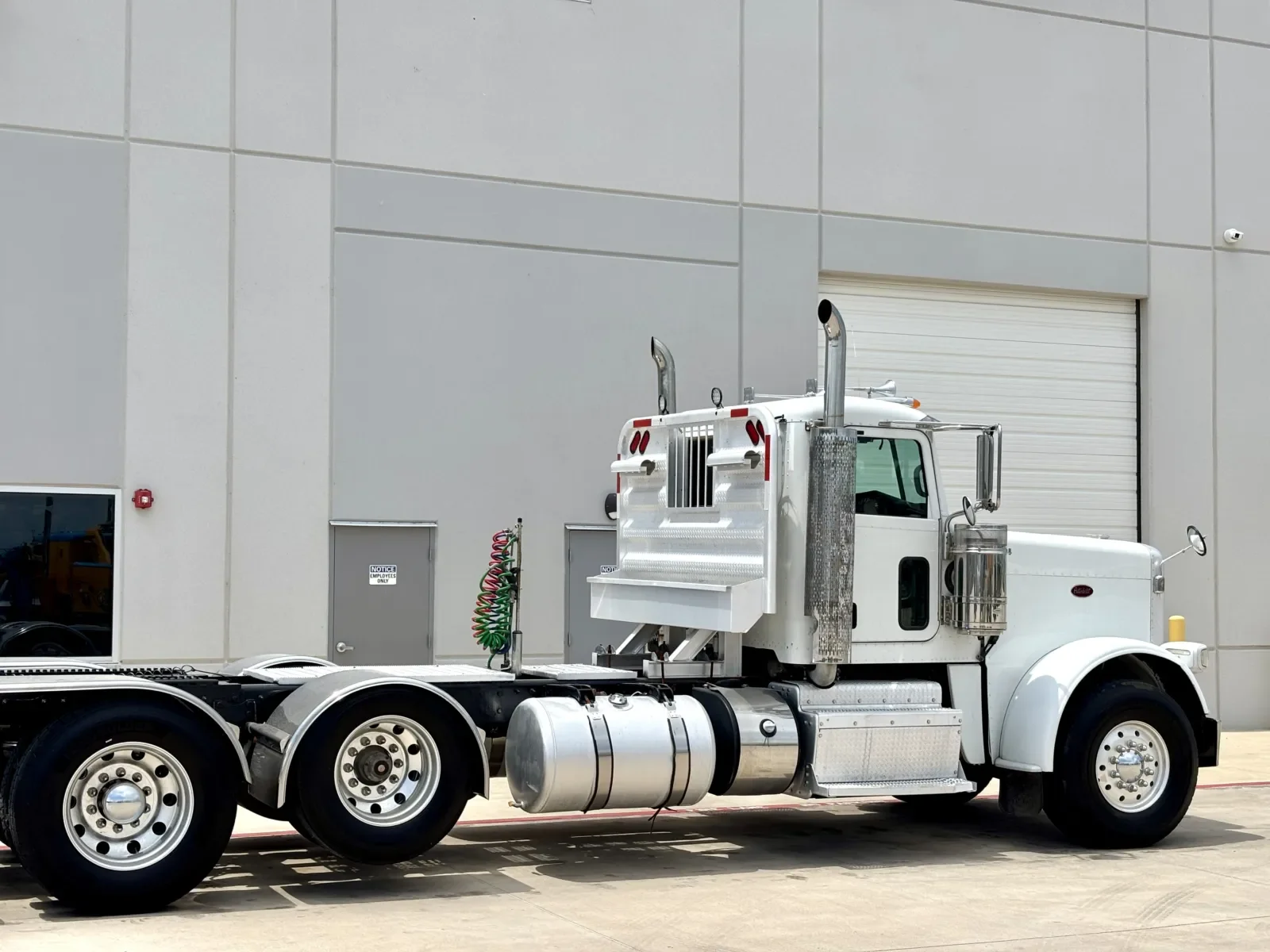 2012 Peterbilt 388 in Hutchins, TX — photo 7
