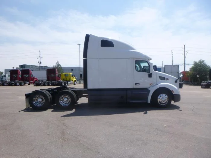 2021 Peterbilt 579 - image 7