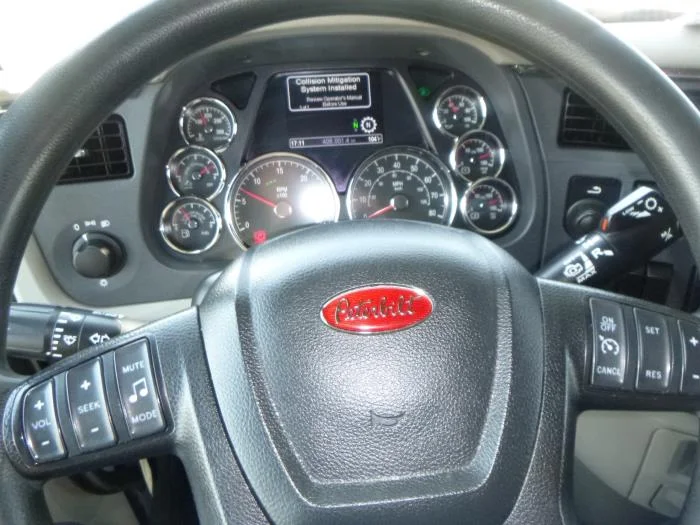 2021 Peterbilt 579 - image 23