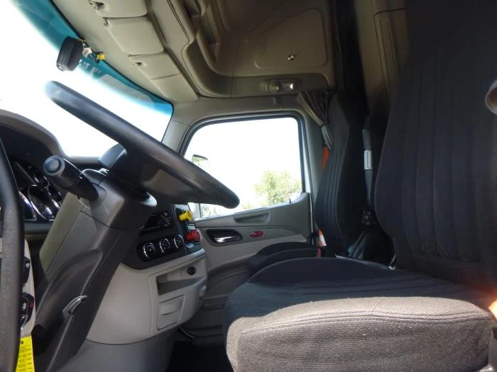 2021 Peterbilt 579 - image 14