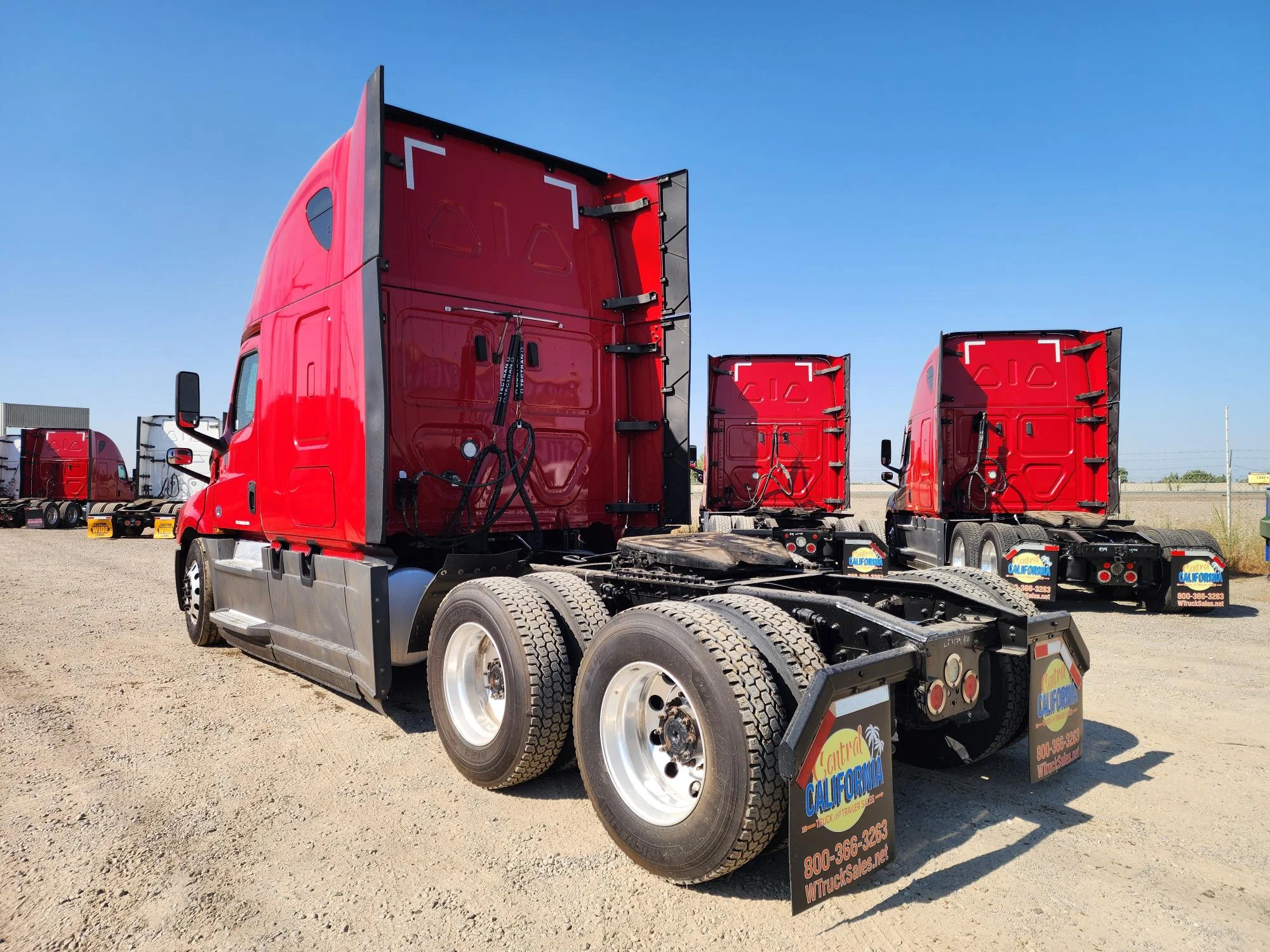 2020 Freightliner Cascadia in French Camp, CA — photo 4