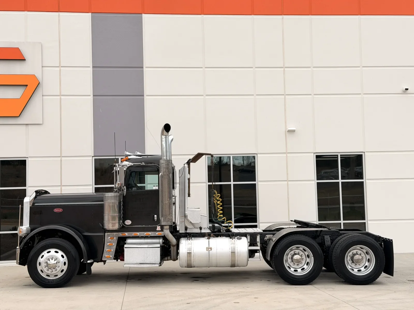 2012 Peterbilt 389 - image 4
