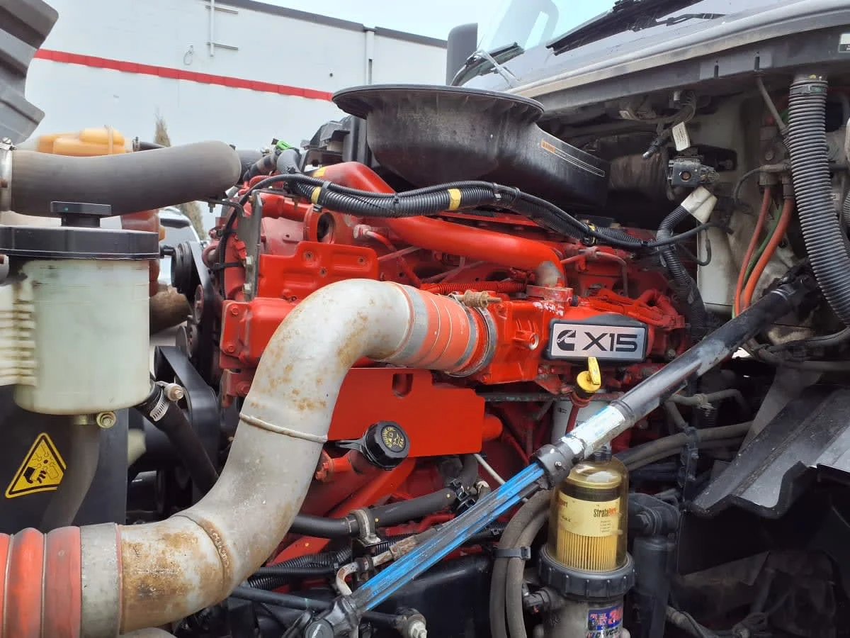 2022 International LT - image 9