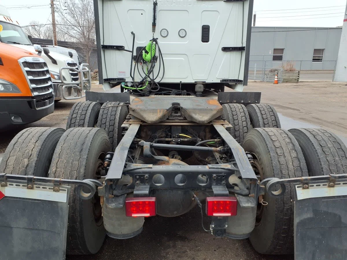 2022 International LT in Minneapolis, MN — photo 12
