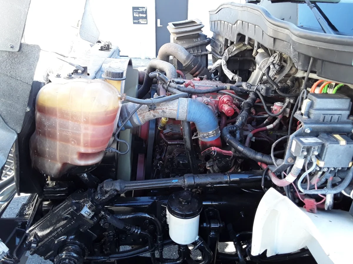 2019 International 4300 - image 9