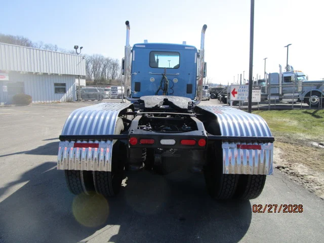 2019 Peterbilt 567 - image 4