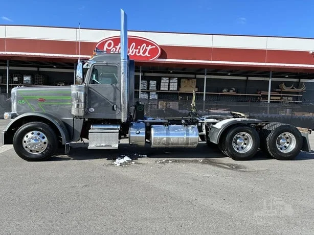 2021 Peterbilt 389 in Idaho Falls, ID — photo 2