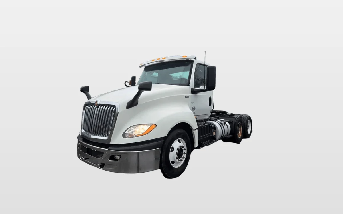 2019 International LT - image 1