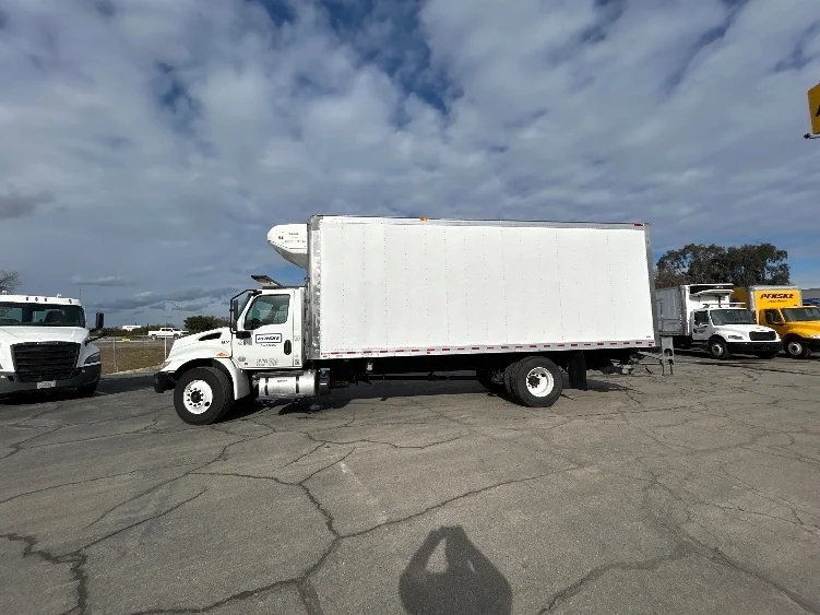 2020 International MV in Fresno, CA — photo 4