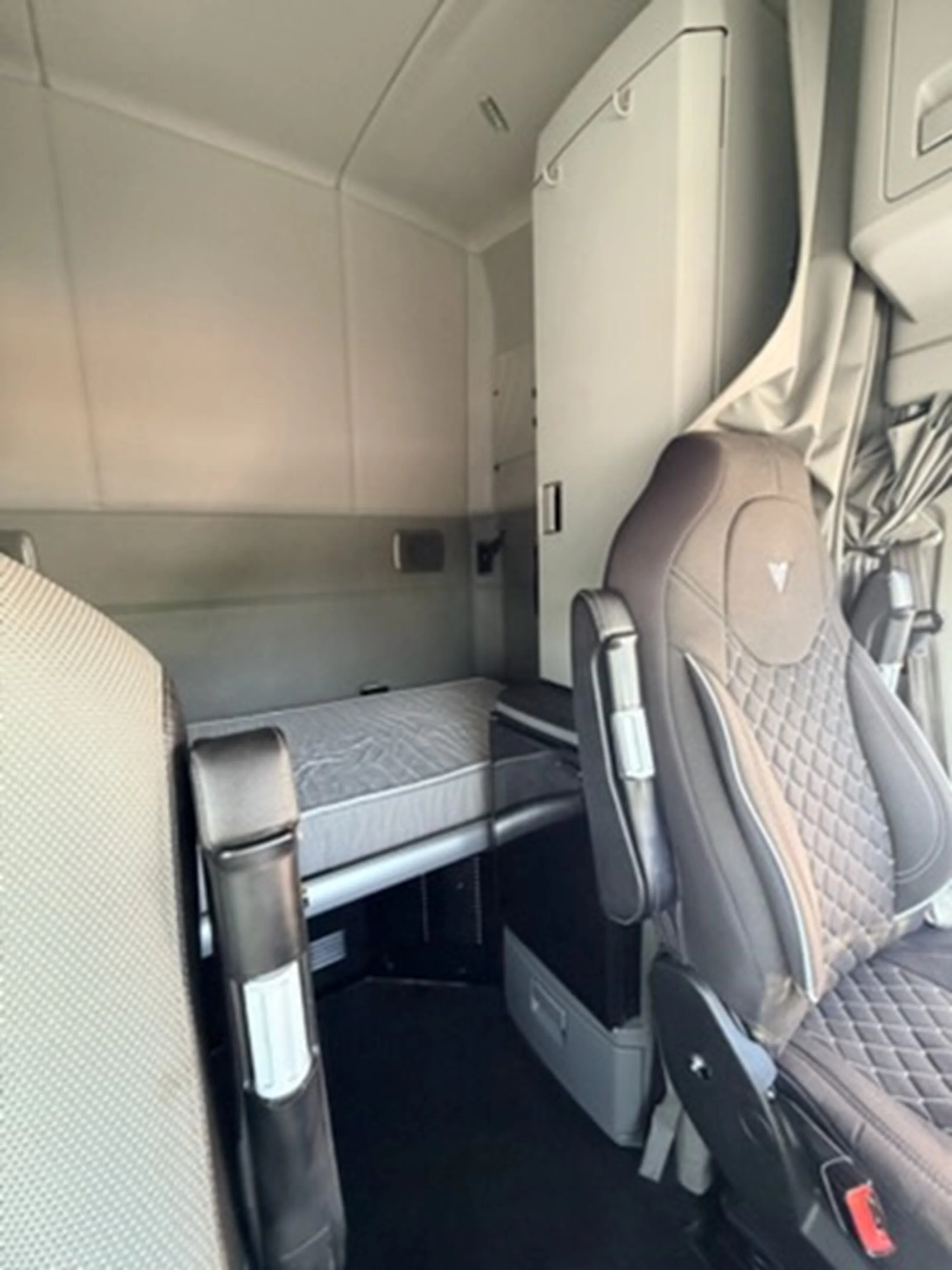 2022 Kenworth T680 in GA — photo 11