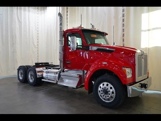 2027 Kenworth T880 in Kansas City, MO