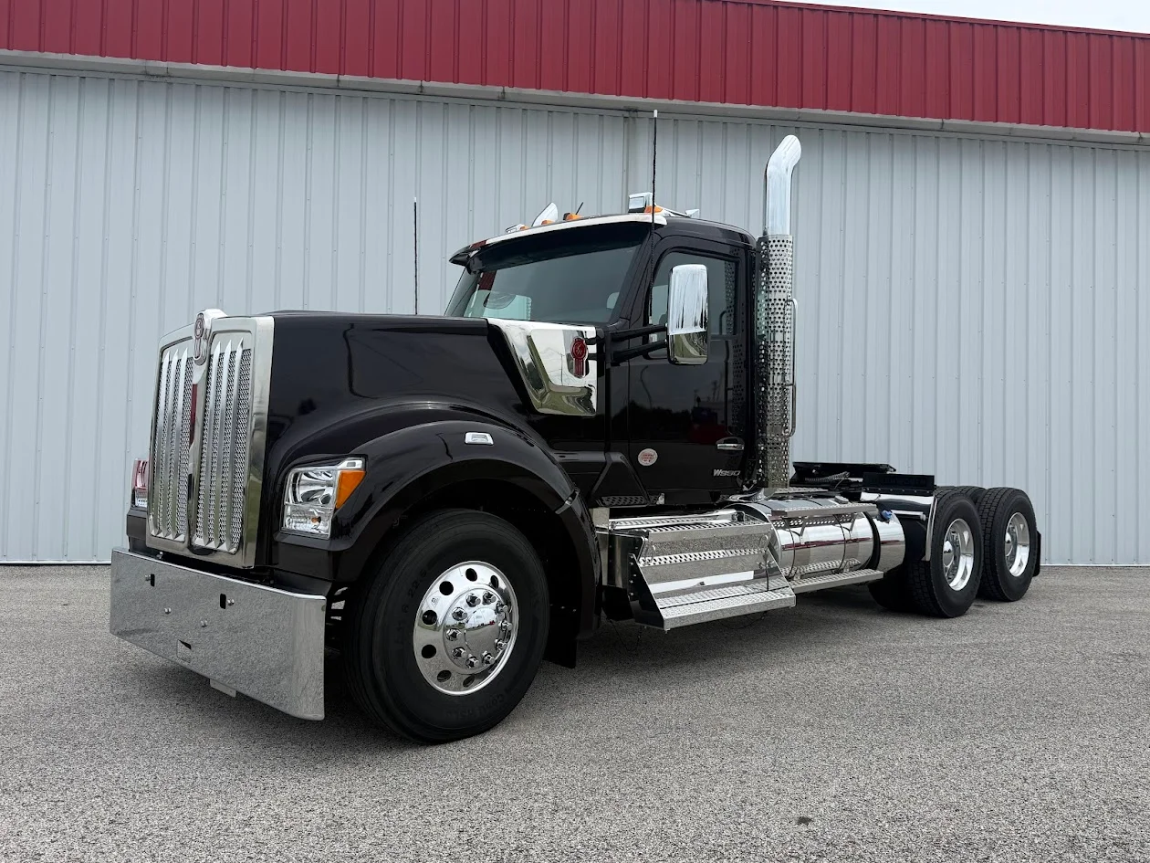 2027 Kenworth W990