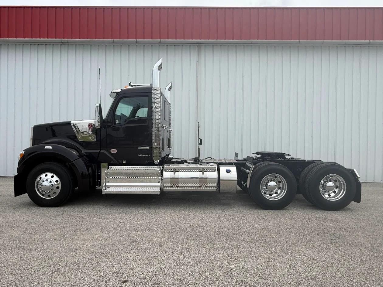 2027 Kenworth W990 in Fenton, MO — photo 6