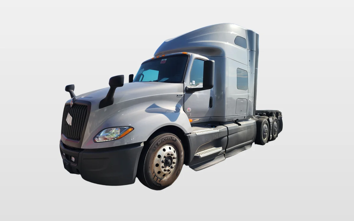 2022 INTERNATIONAL LT625 - image 1