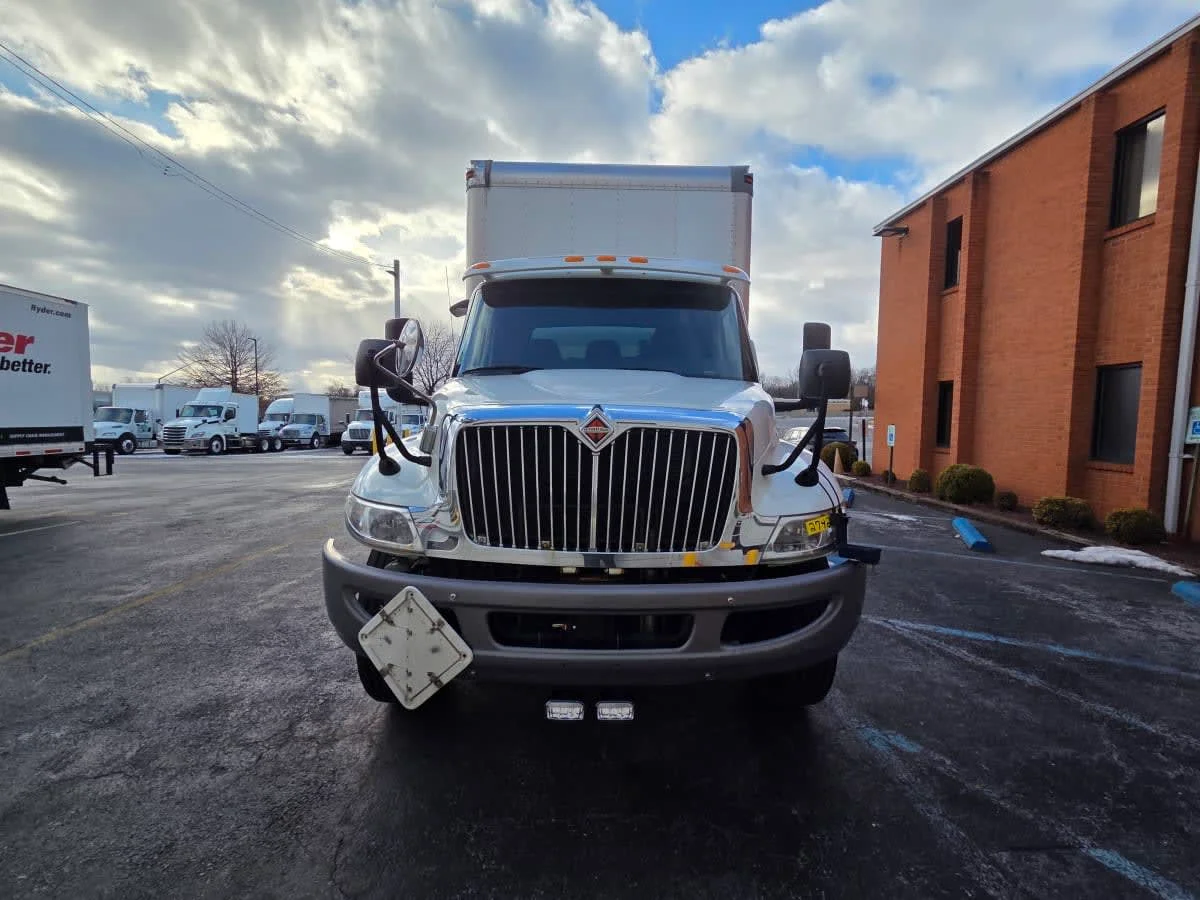 2020 International MV - image 2