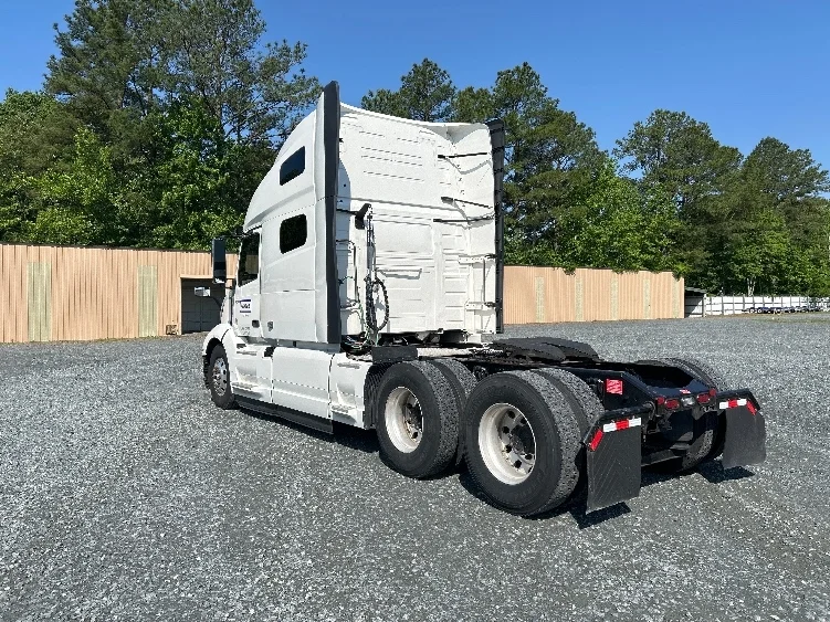 2022 Volvo VNL 760 in Eden, MD — photo 5