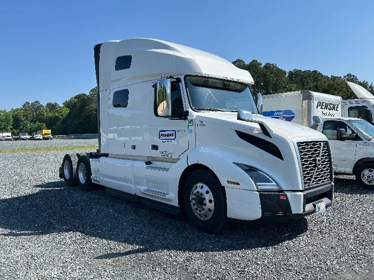 2022 Volvo VNL 760