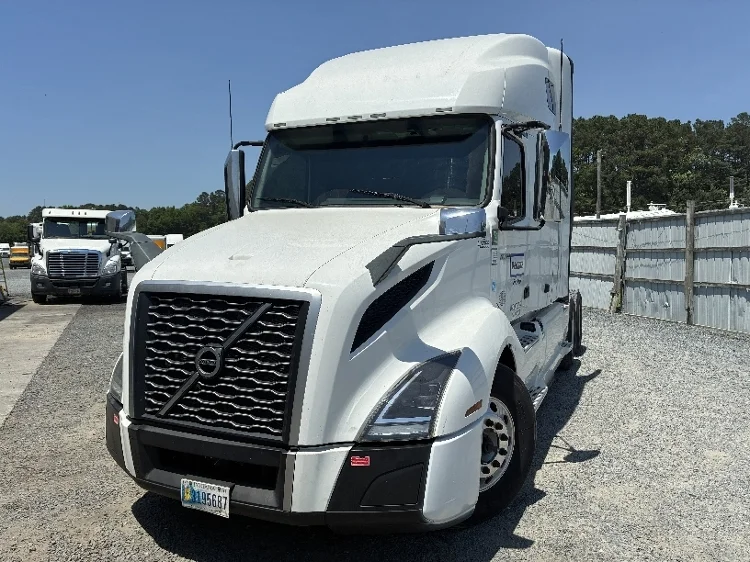 2022 Volvo VNL 760 in Eden, MD — photo 3