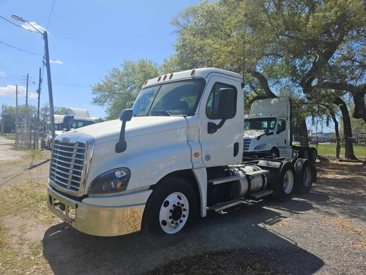 2020 Freightliner Cascadia in Orlando, FL