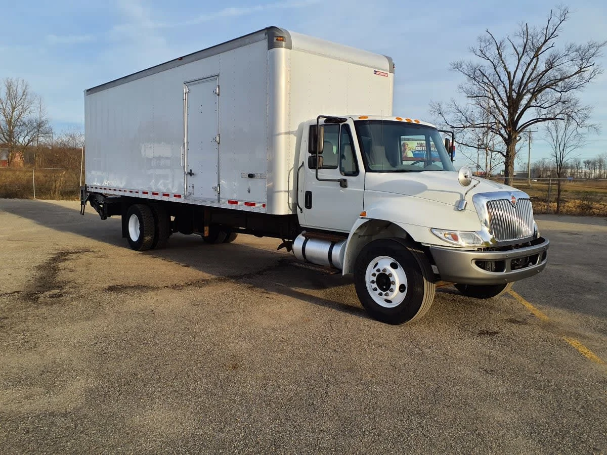 2018 International 4300 - image 3