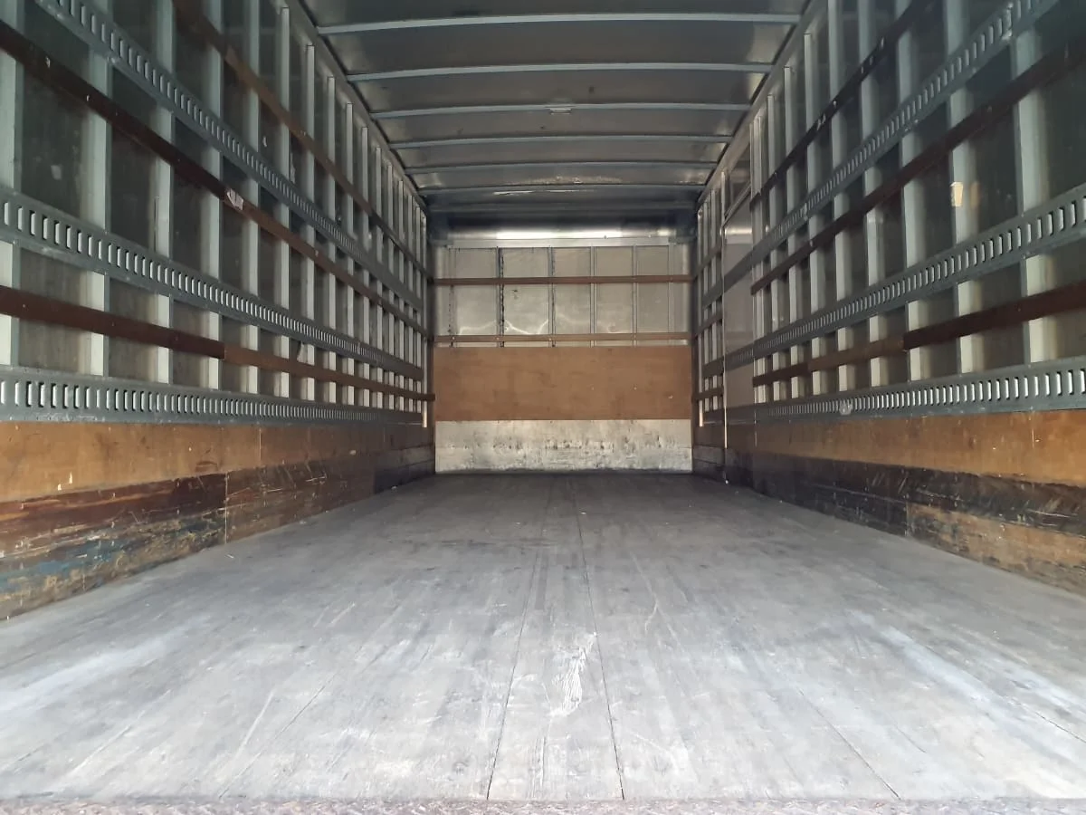 2018 International 4300 - image 8