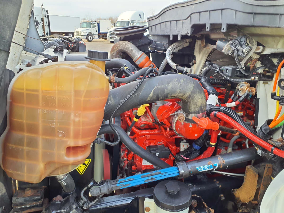 2018 International 4300 - image 9