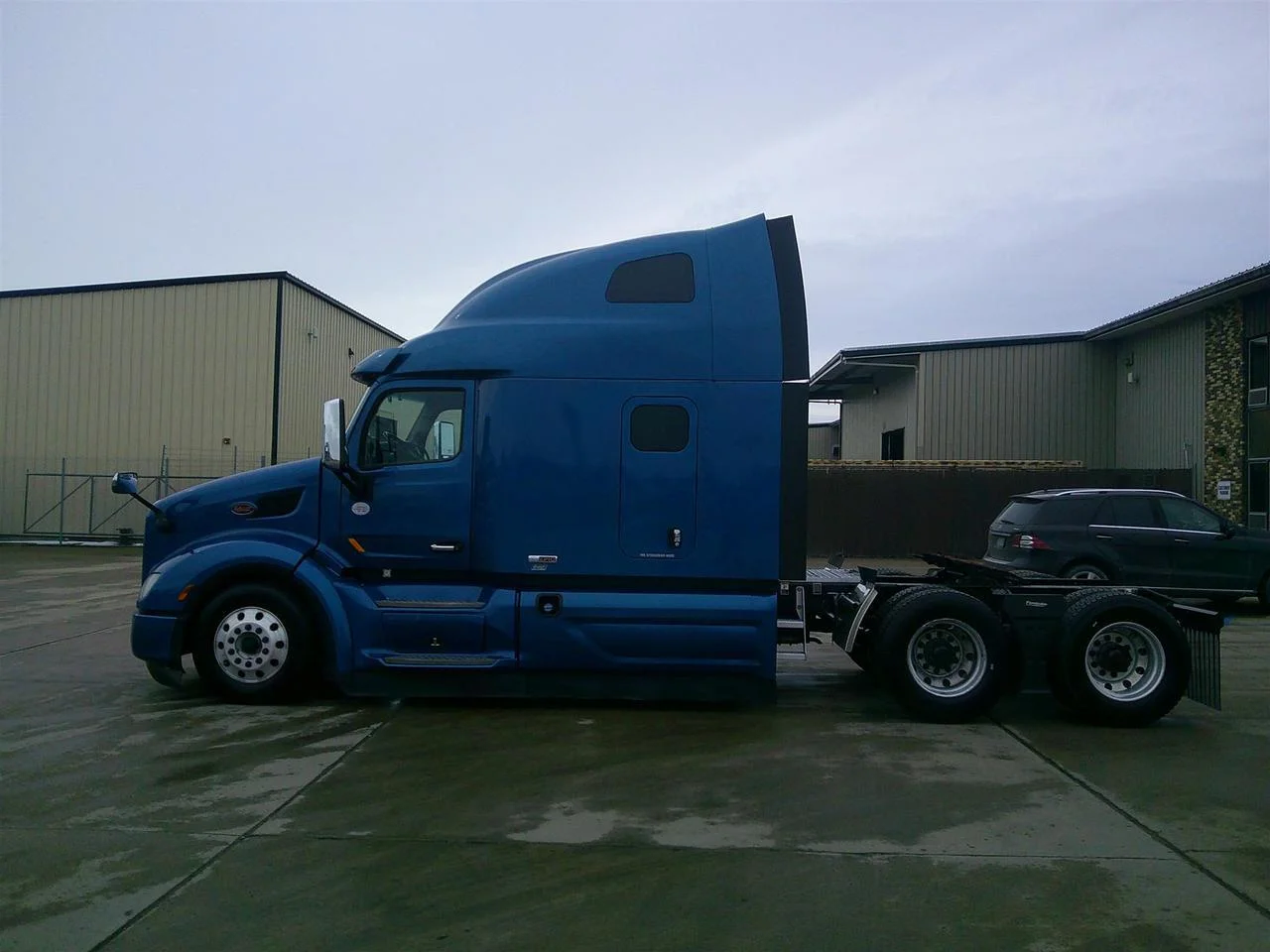 2021 Peterbilt 579 in Fargo, ND — photo 4