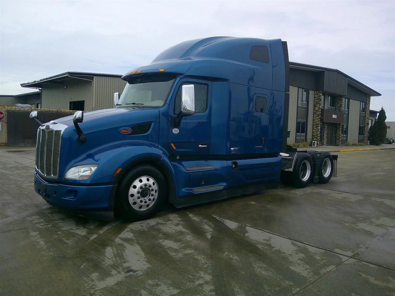 2021 Peterbilt 579 in Fargo, ND