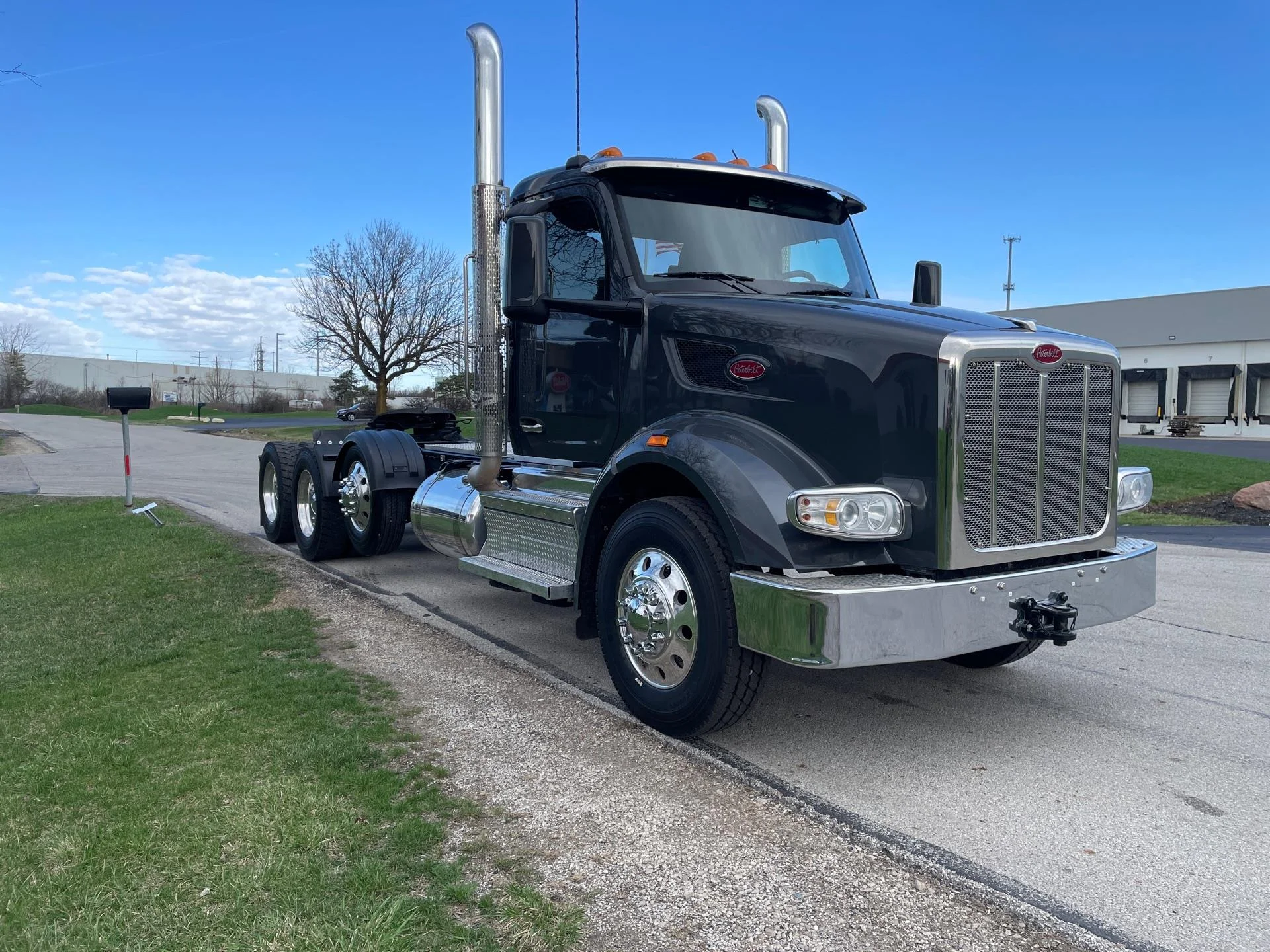 2025 Peterbilt 567 in Columbus, OH — photo 3