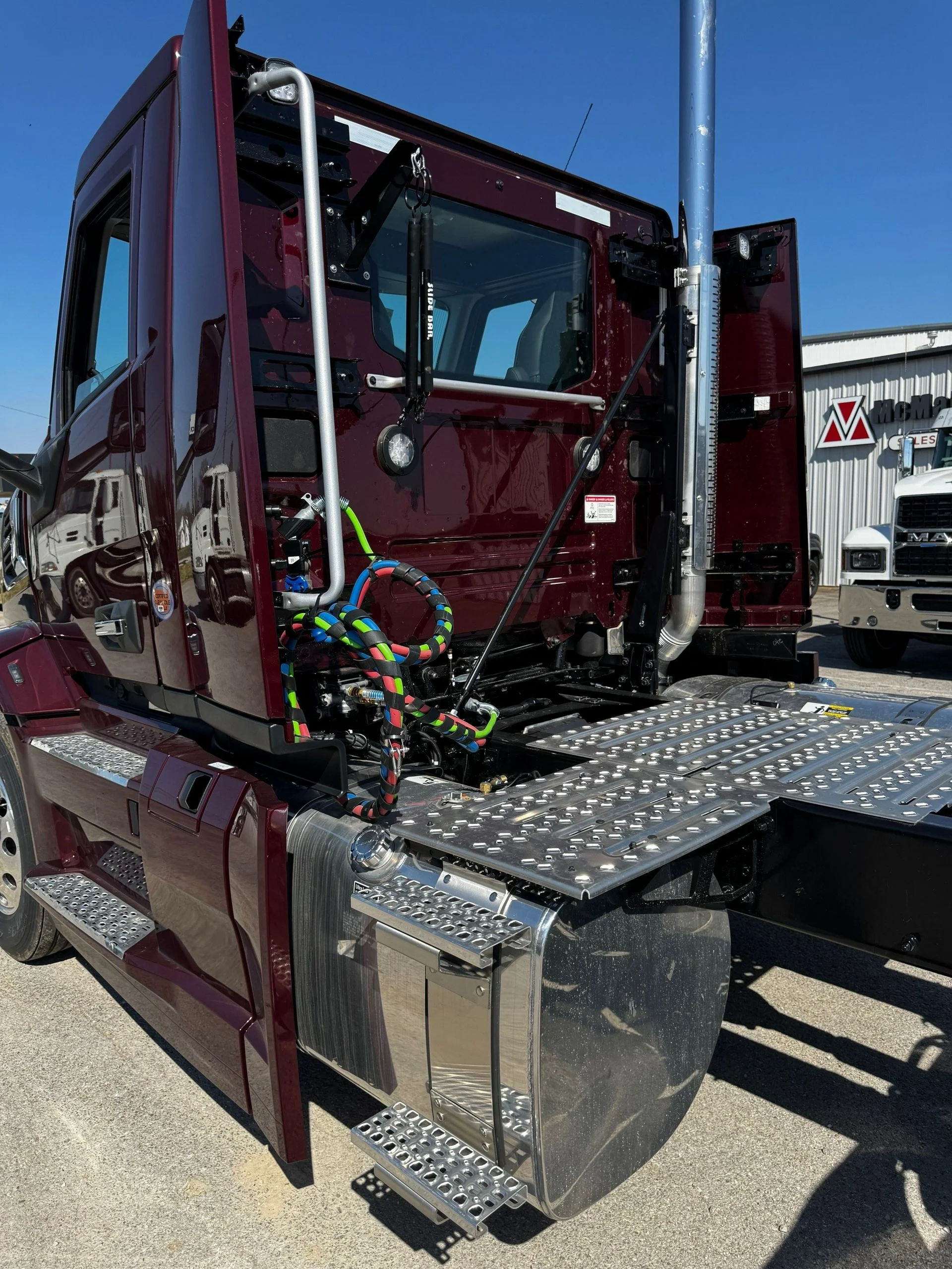 2026 Mack Pinnacle in La Vergne, TN — photo 5