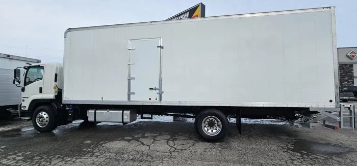 2025 Isuzu FTR - image 3