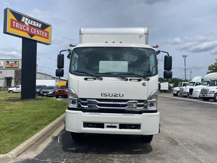 2025 Isuzu FTR in Olathe, KS — photo 10
