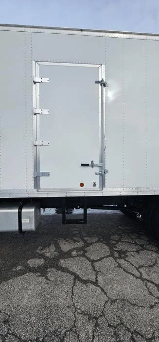 2025 Isuzu FTR - image 6