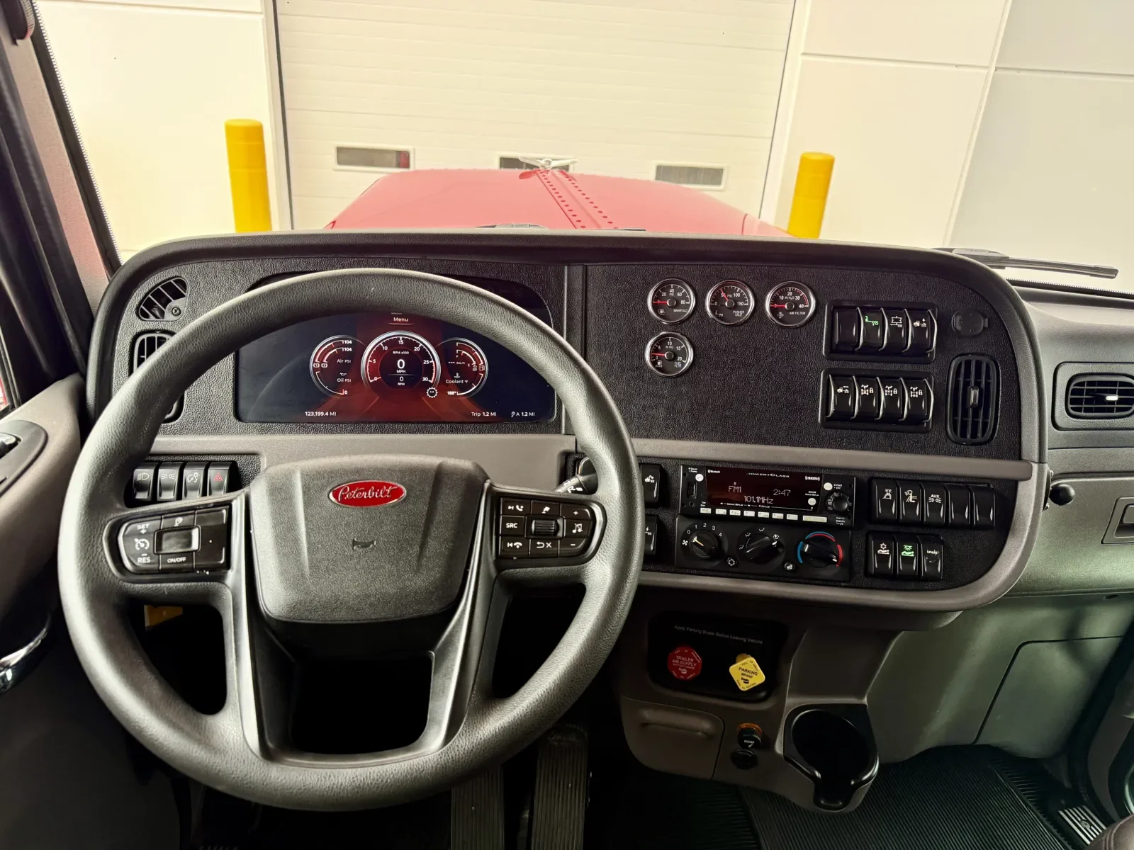 2024 Peterbilt 389 in New Lenox, IL — photo 16