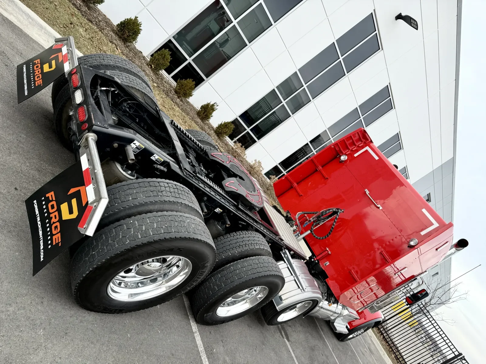 2024 Peterbilt 389 in New Lenox, IL — photo 11