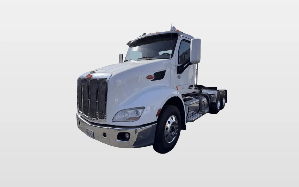 2019 Peterbilt 579 - image 1