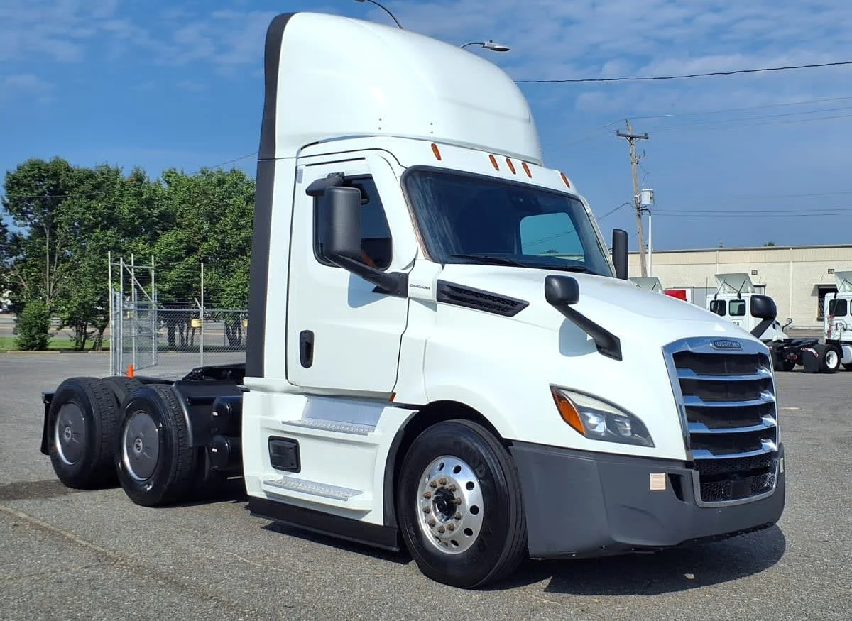 2022 Freightliner Cascadia in Memphis, TN — photo 3