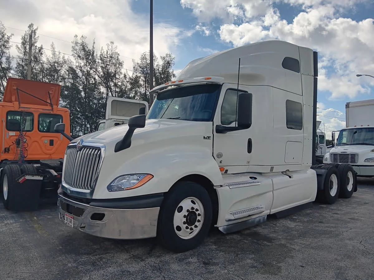 2020 International LT in Miami, FL