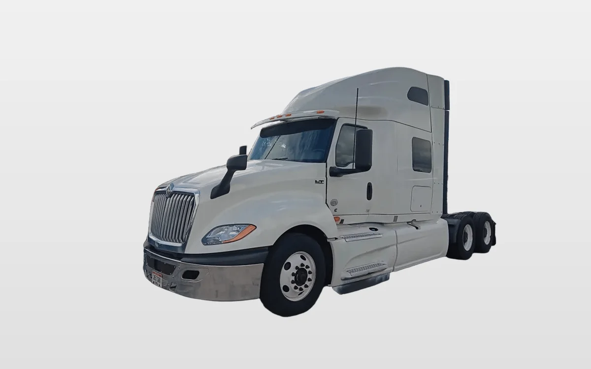 2020 International LT - image 1