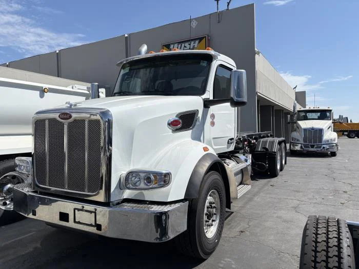 2027 Peterbilt 567 in Sylmar, CA — photo 2