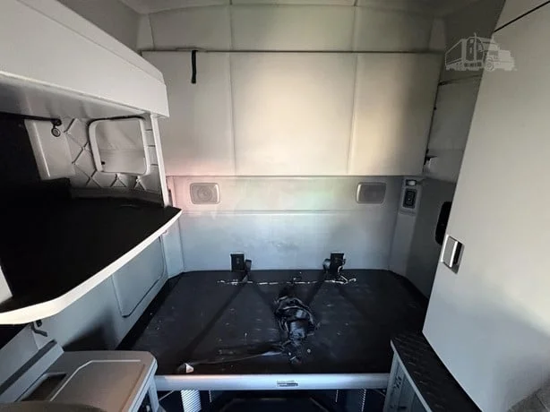 2022 Kenworth T680 in Salt Lake City, UT — photo 13