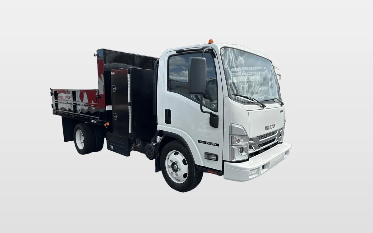 2024 Isuzu - image 1