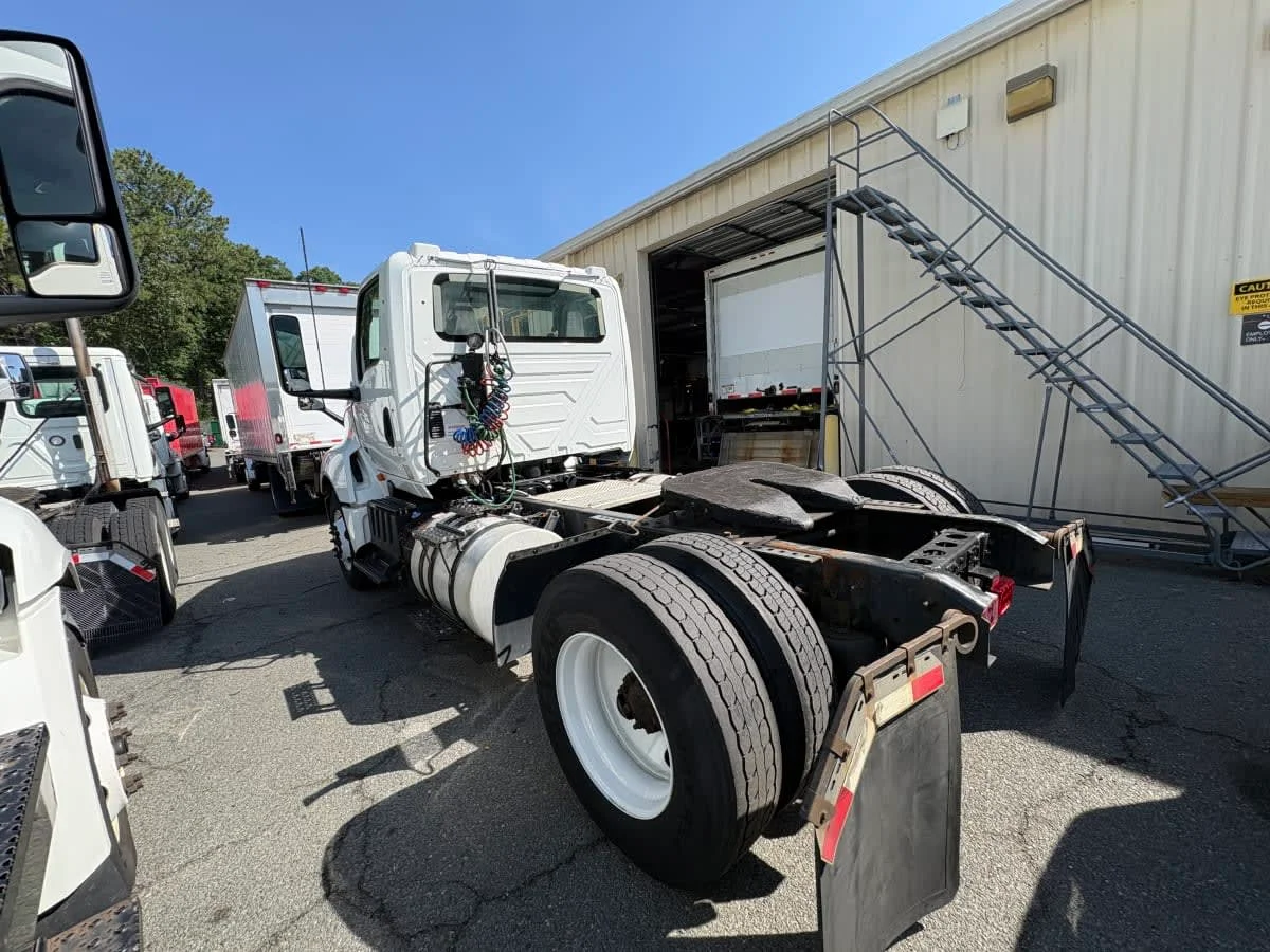 2018 International LT in Ashland, VA — photo 6