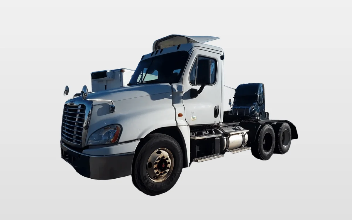 2019 Freightliner Cascadia - image 1
