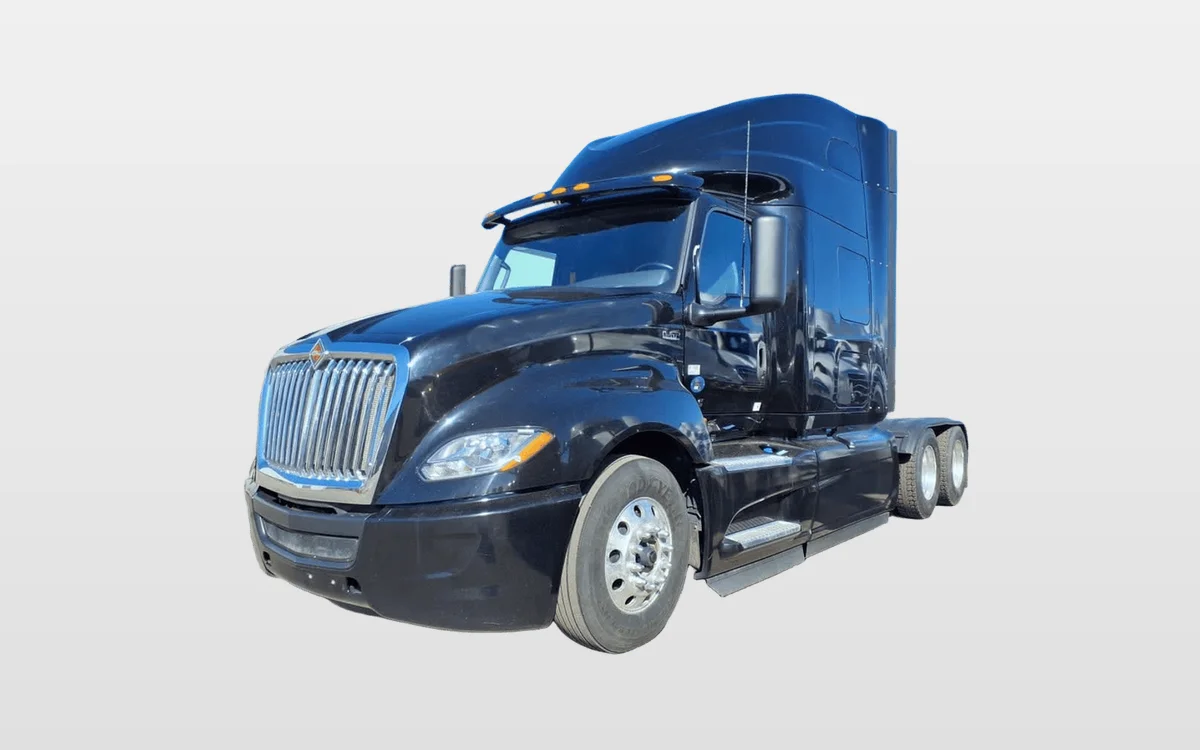 2019 International LT - image 1